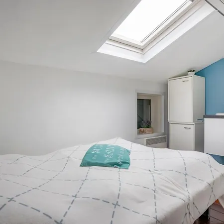 Duinhoek 4 *